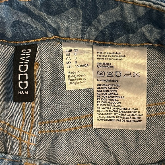 NWOT! H&M 90s Baggy High Rise Patterned Loose Fit Straight Leg Jeans (Size 0) - Picture 7 of 7